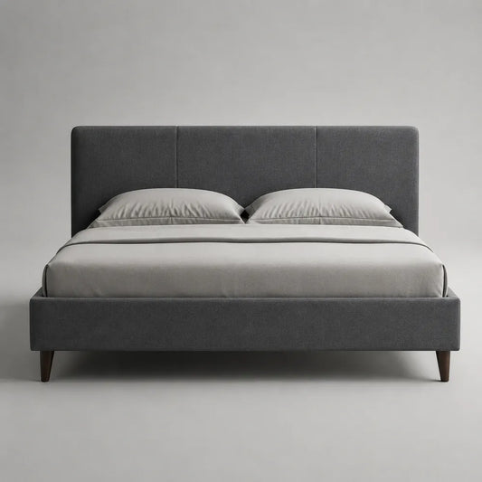 Letto matrimoniale imbottito in tessuto grigio con testiera rettangolare e piedi in legno 160x200 cm